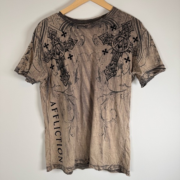 Affliction Men's Cross Print Grunge Goth Gothic Cyber Y2K Tee T-Shirt Top Medium - Picture 1 of 5